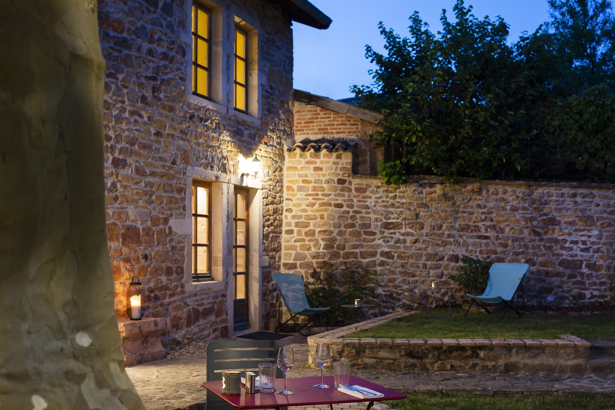 Contact Hotels Le Savigny & Spa Blace Экстерьер фото