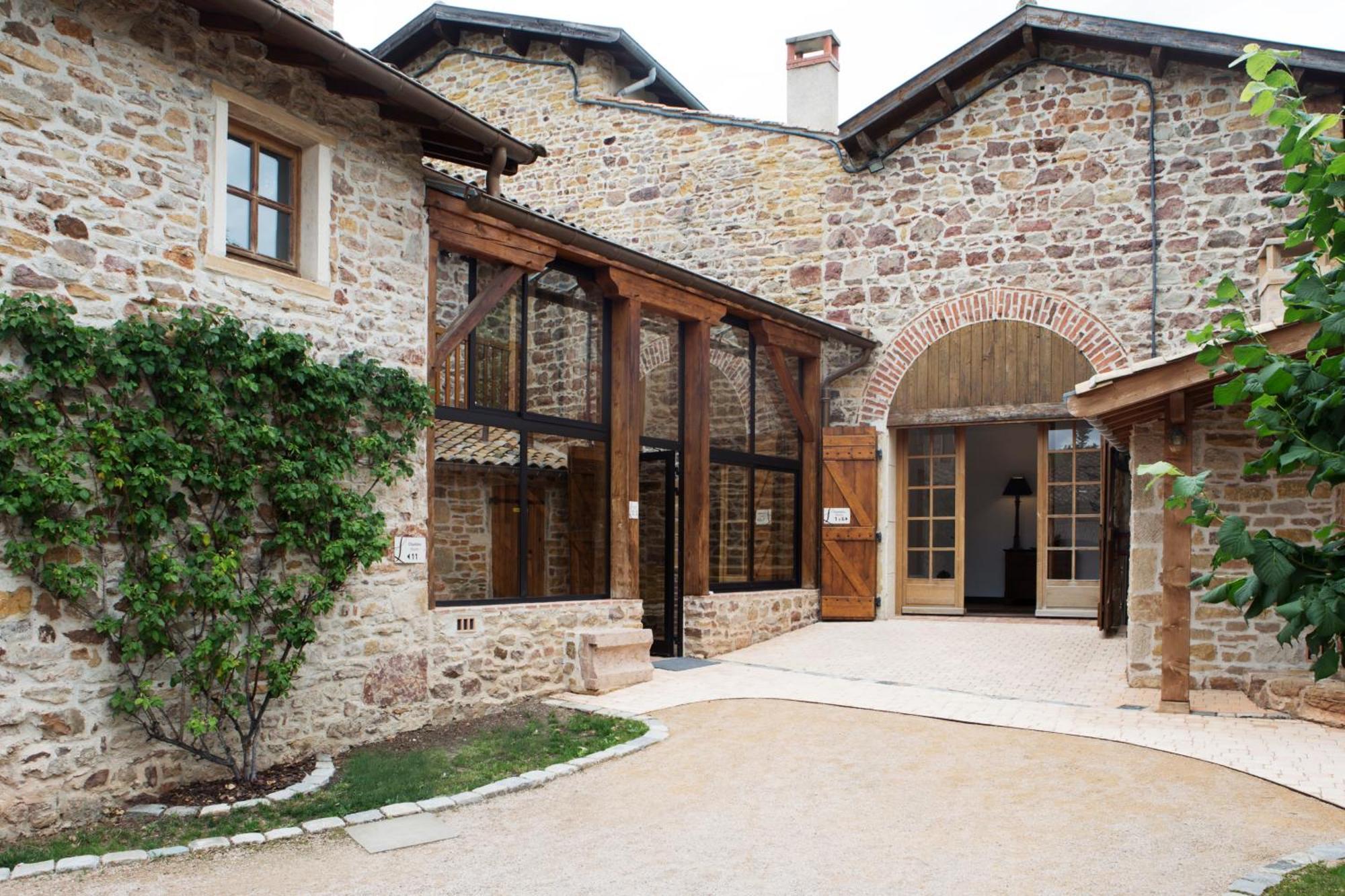 Contact Hotels Le Savigny & Spa Blace Экстерьер фото