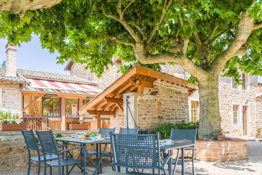 Contact Hotels Le Savigny & Spa Blace Экстерьер фото