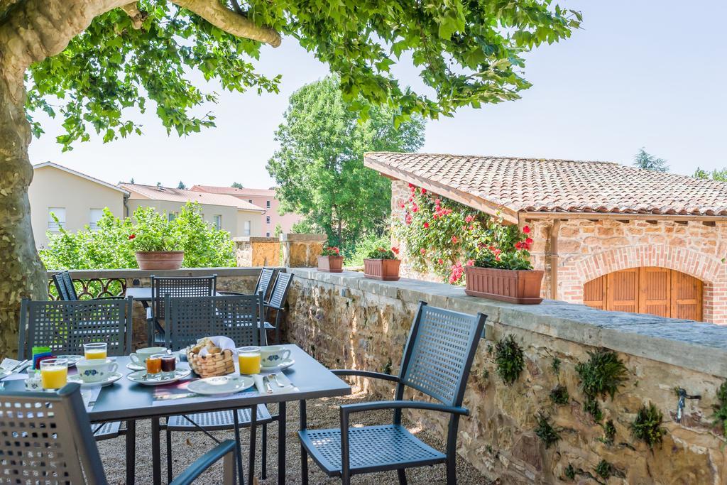 Contact Hotels Le Savigny & Spa Blace Экстерьер фото
