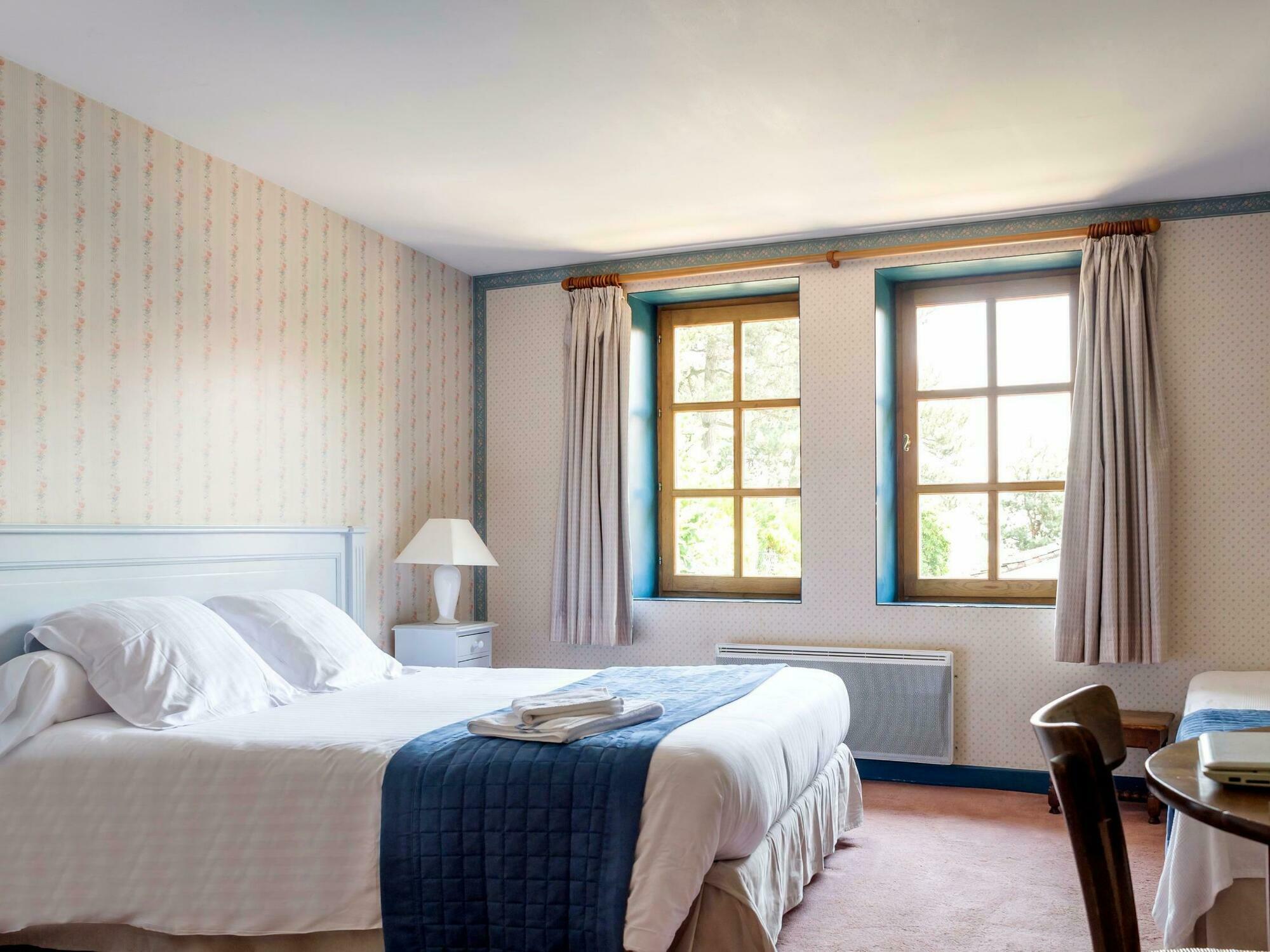 Contact Hotels Le Savigny & Spa Blace Экстерьер фото